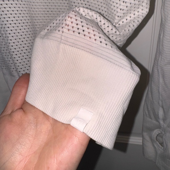 Lululemon Breeze by Long Sleeve Shirt White - Picture 5 of 5